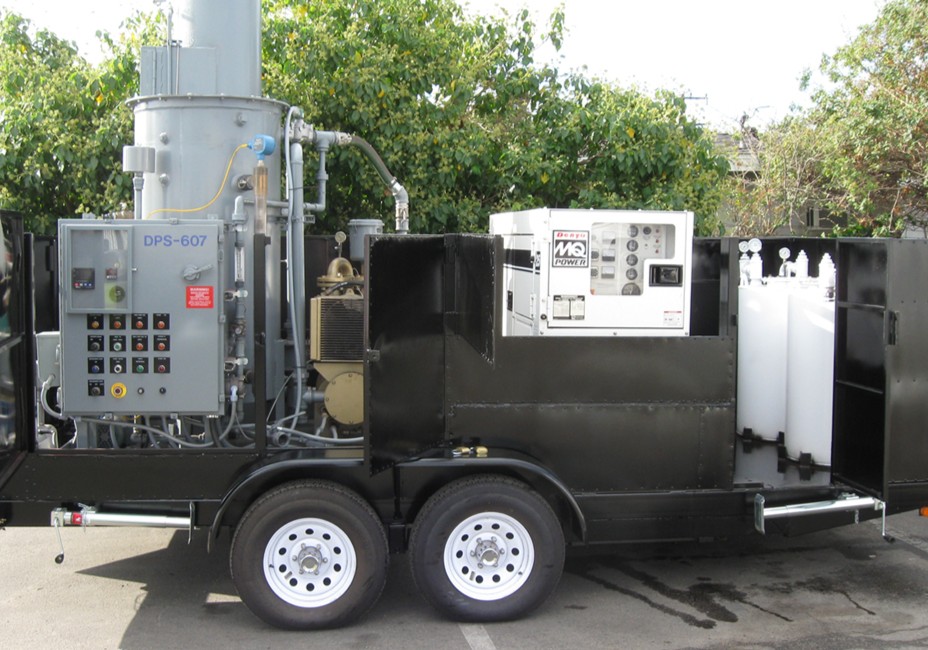 Trailer-mounted high-vacuum unit (enclosed)